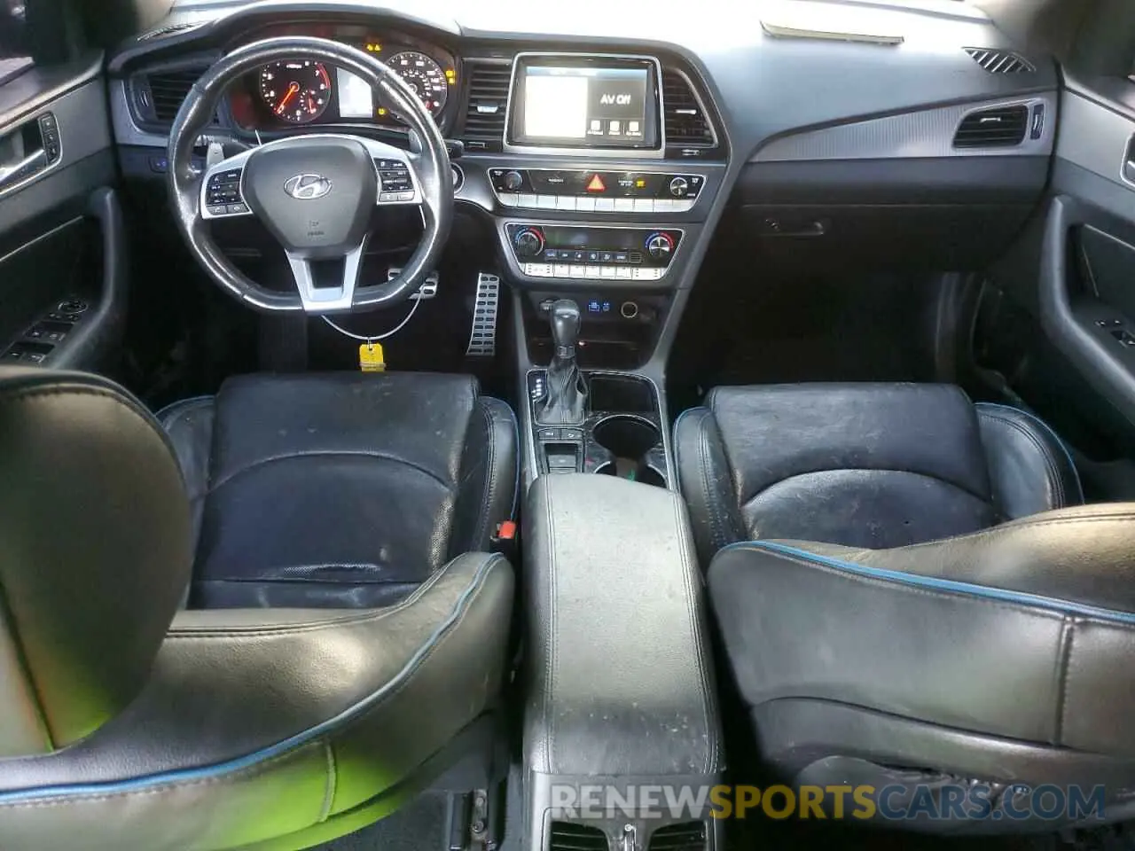 8 Photograph of a damaged car 5NPE34AB7KH754202 HYUNDAI SONATA 2019