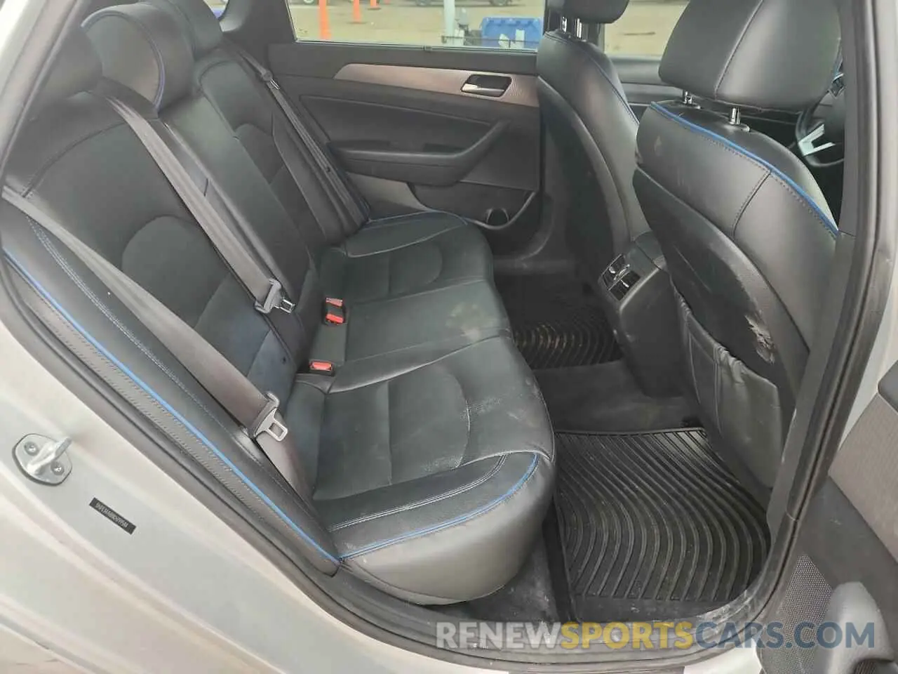 10 Photograph of a damaged car 5NPE34AB8KH799584 HYUNDAI SONATA 2019