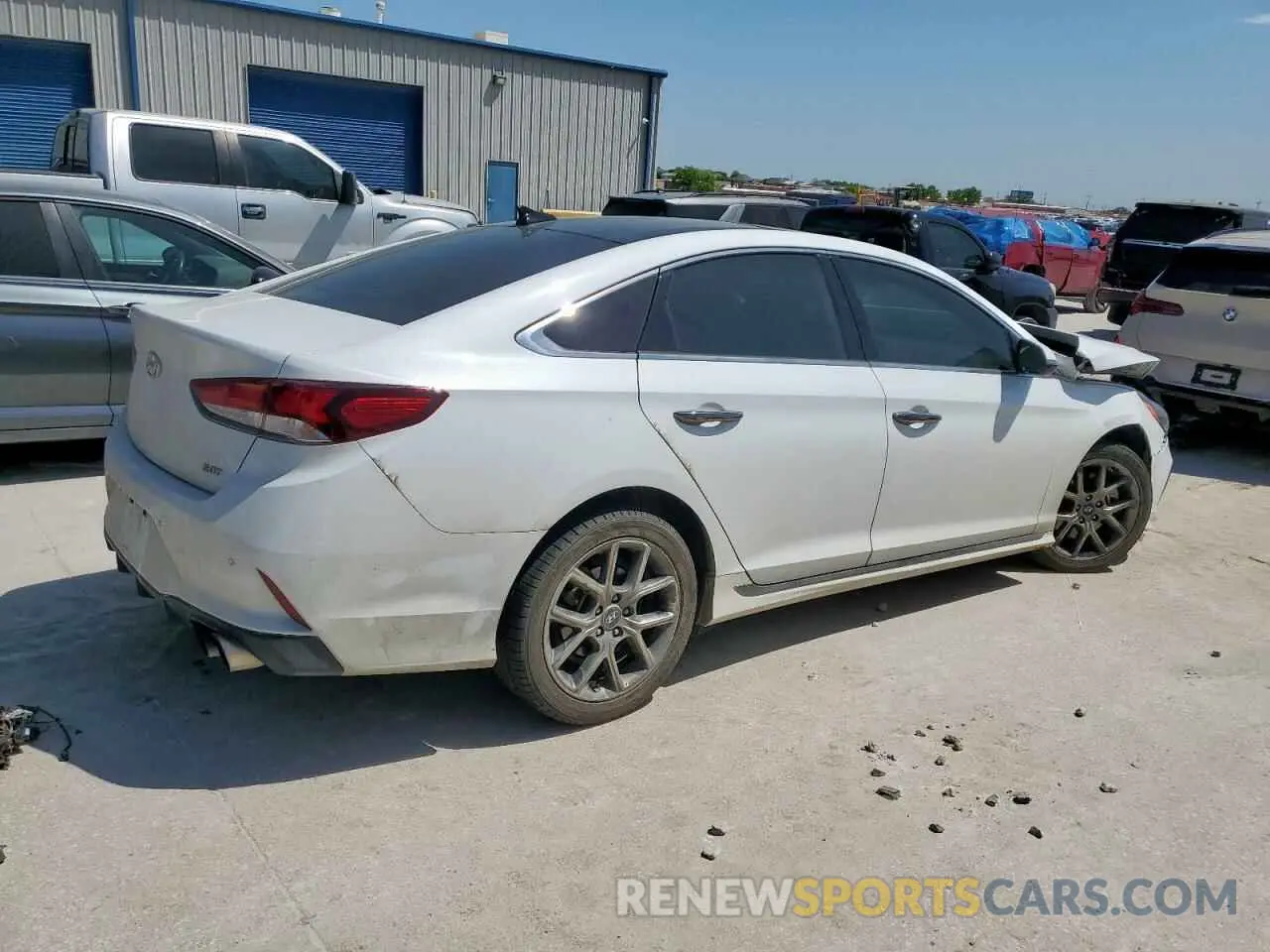 3 Photograph of a damaged car 5NPE34AB9KH746165 HYUNDAI SONATA 2019