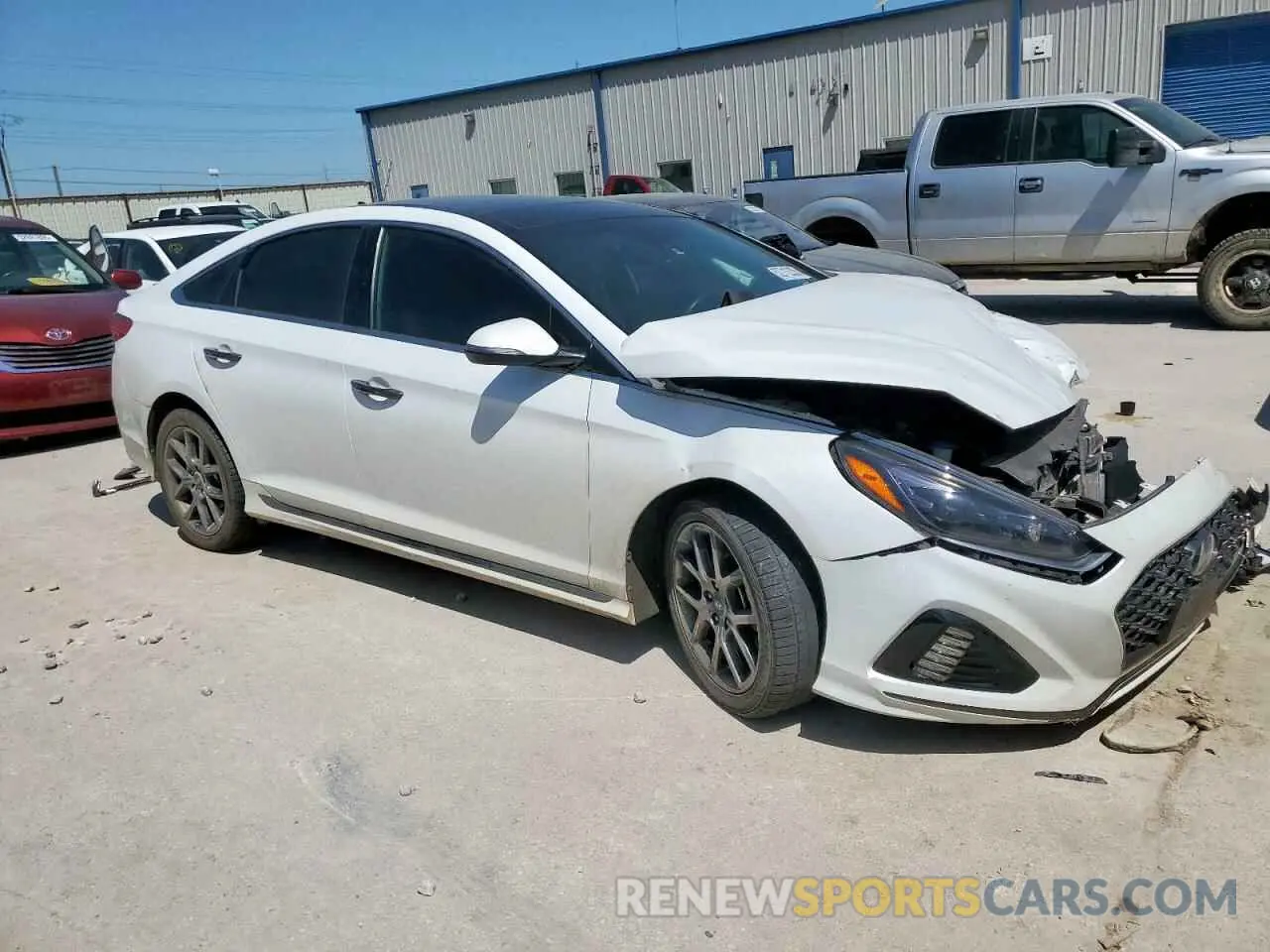 4 Photograph of a damaged car 5NPE34AB9KH746165 HYUNDAI SONATA 2019
