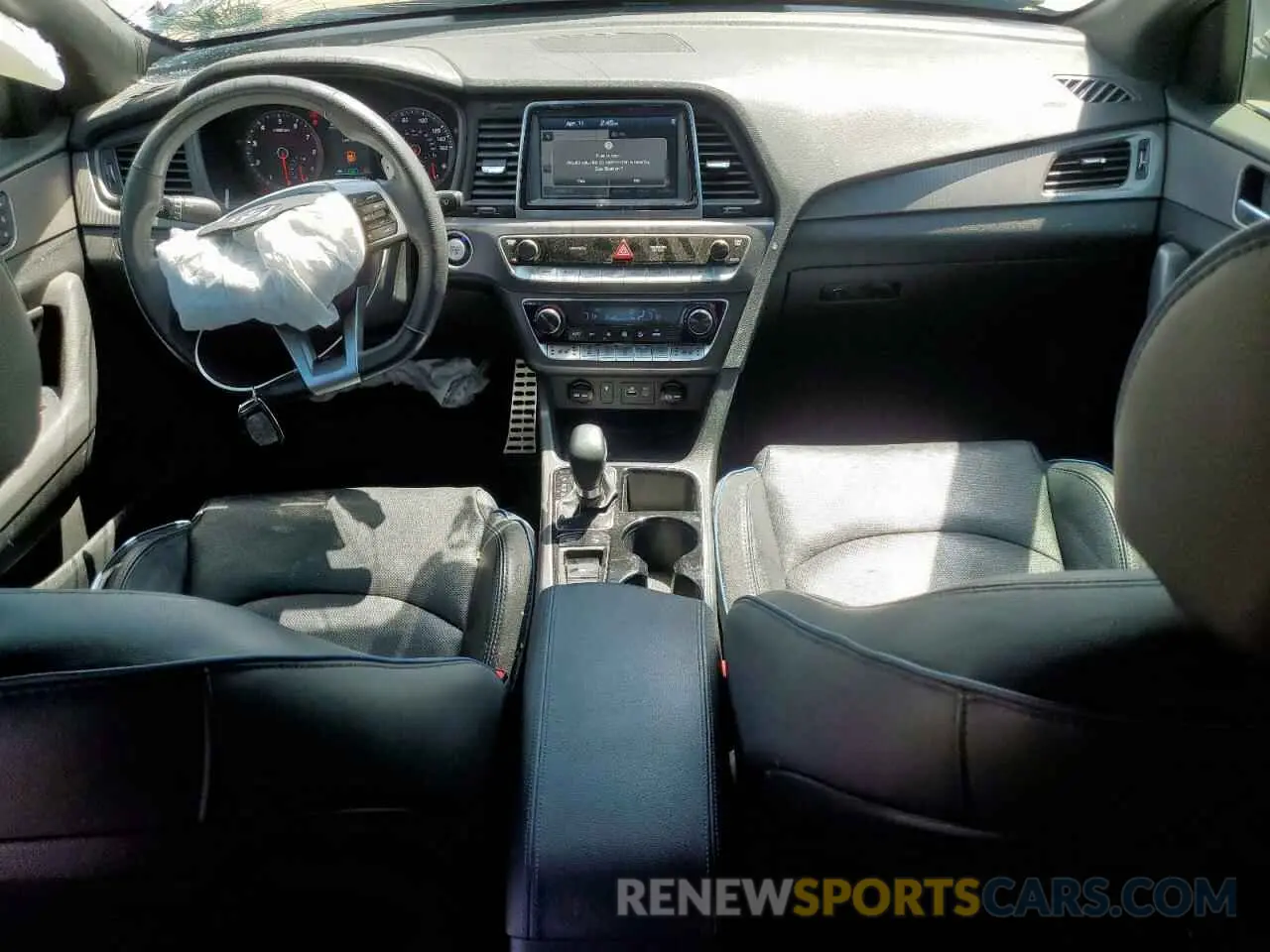 8 Photograph of a damaged car 5NPE34AB9KH746165 HYUNDAI SONATA 2019
