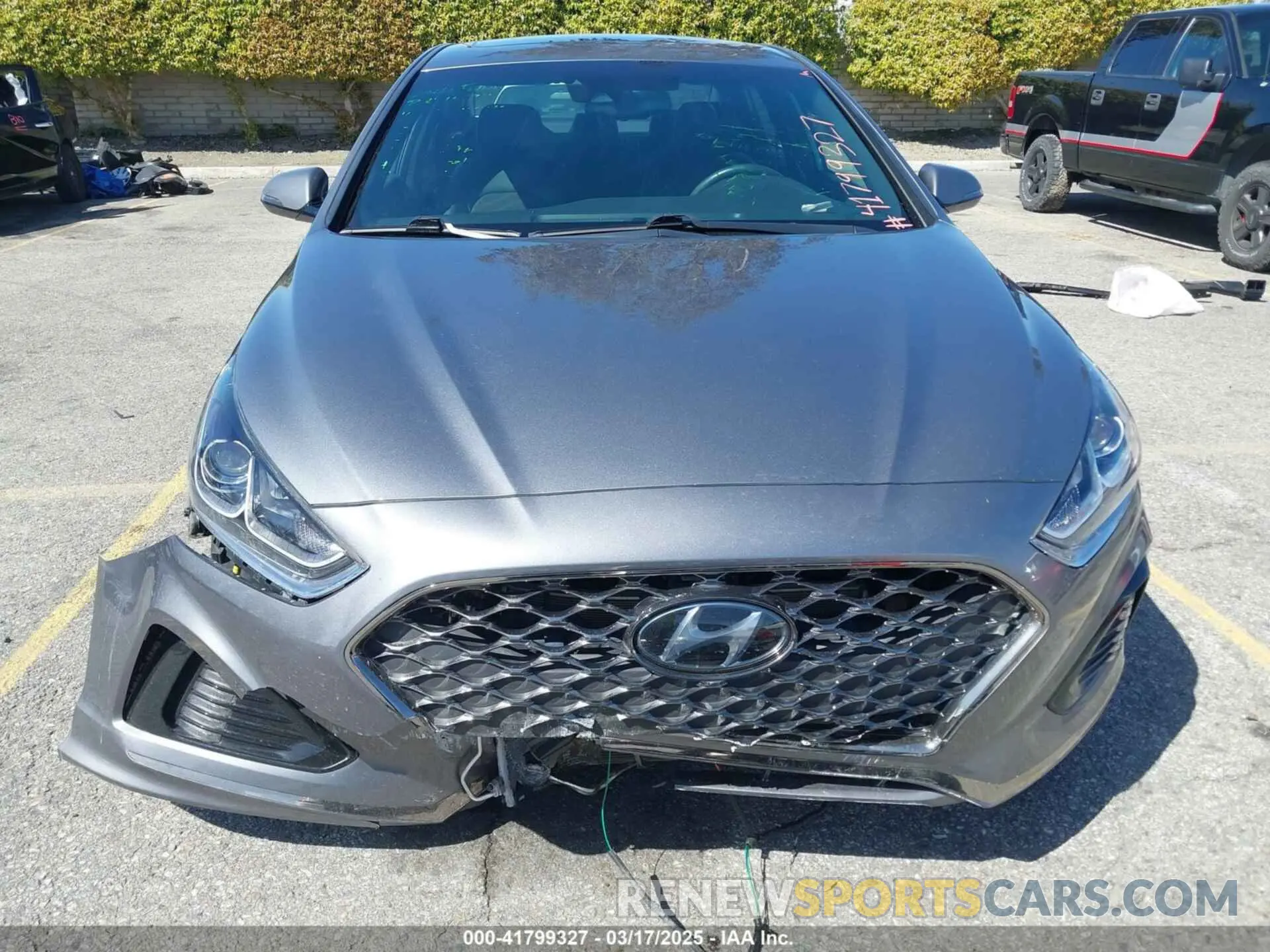 12 Photograph of a damaged car 5NPE34AF0KH729418 HYUNDAI SONATA 2019