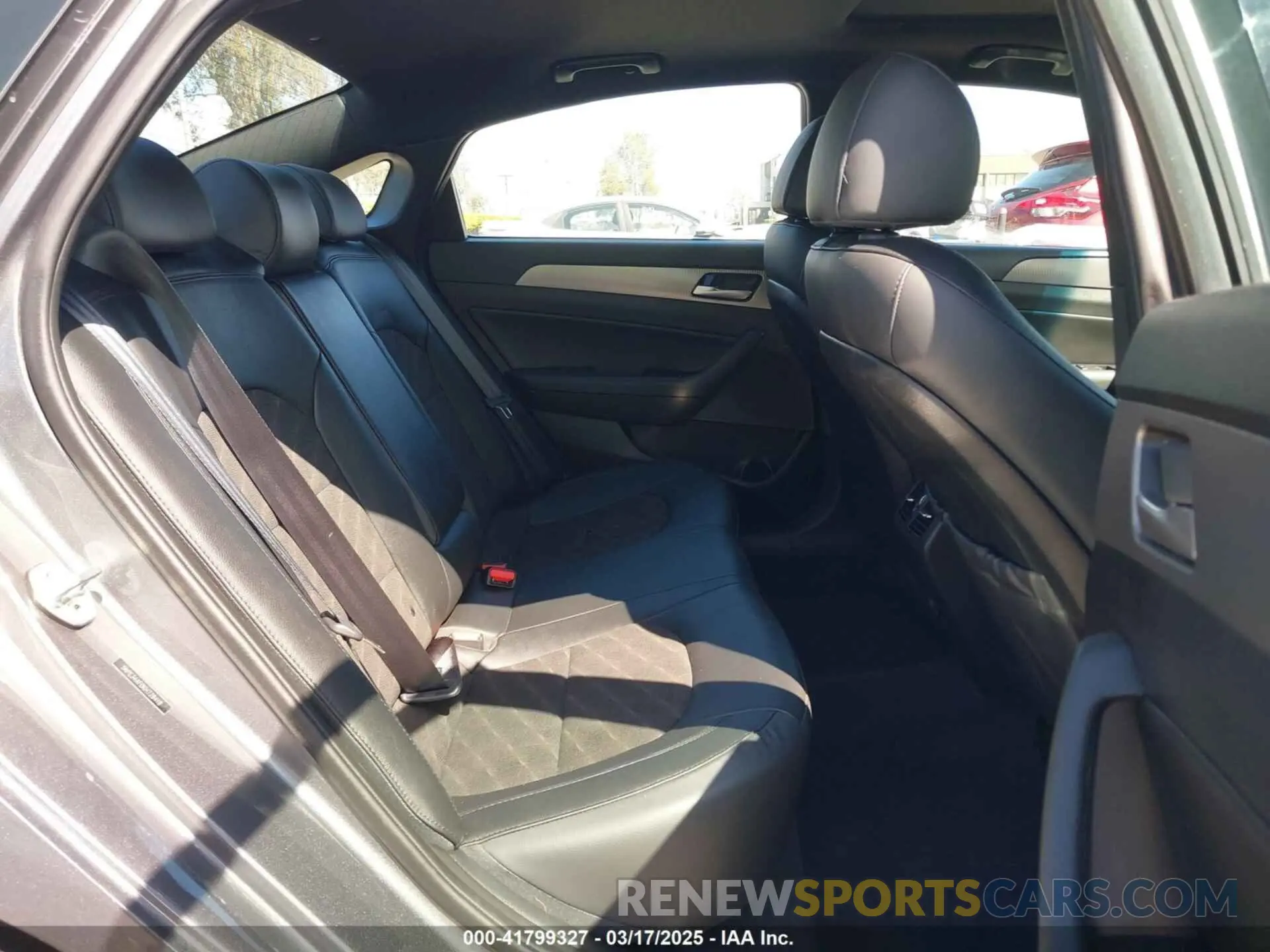 8 Photograph of a damaged car 5NPE34AF0KH729418 HYUNDAI SONATA 2019