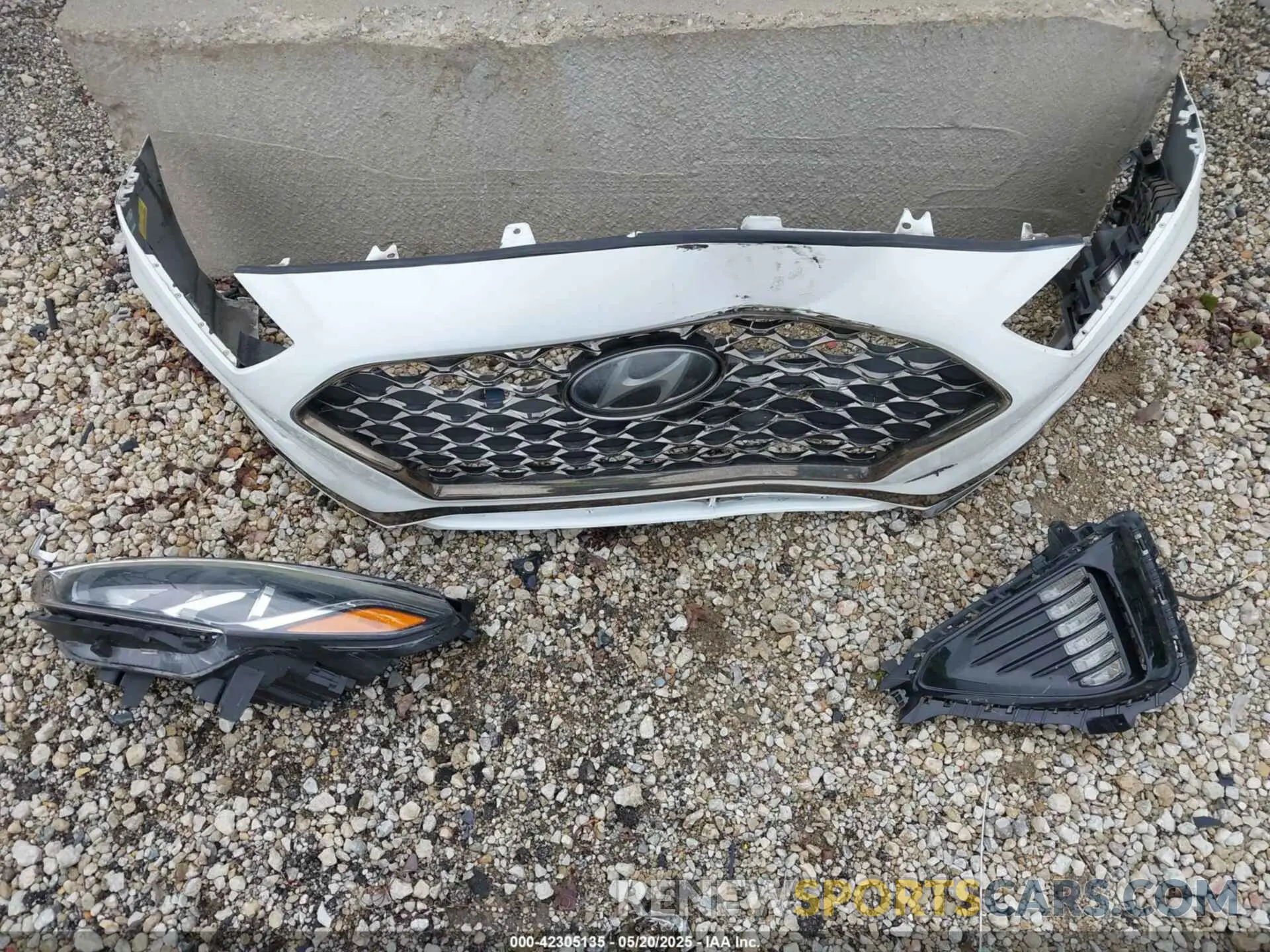 12 Photograph of a damaged car 5NPE34AF0KH734540 HYUNDAI SONATA 2019