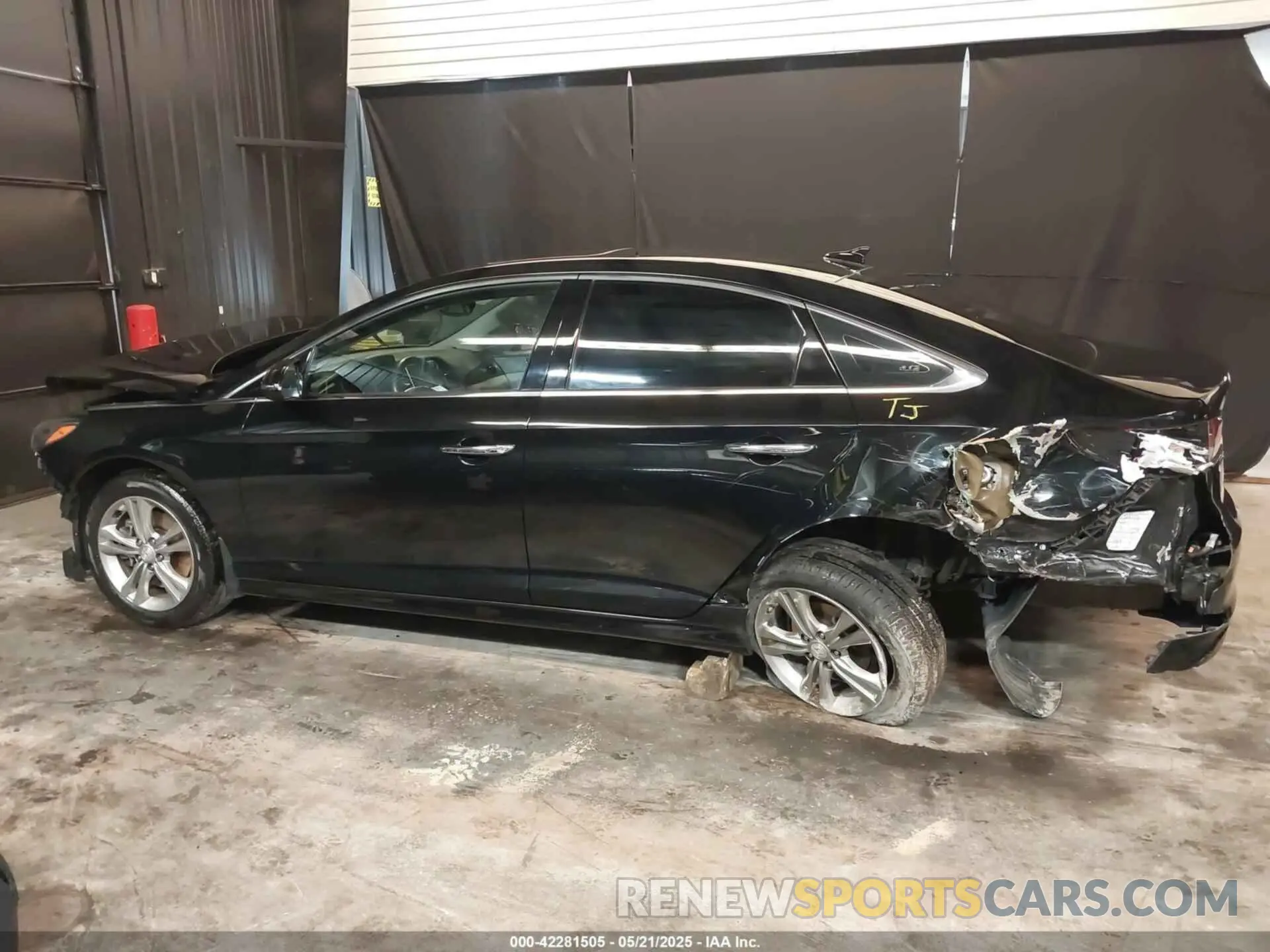 6 Photograph of a damaged car 5NPE34AF0KH739771 HYUNDAI SONATA 2019