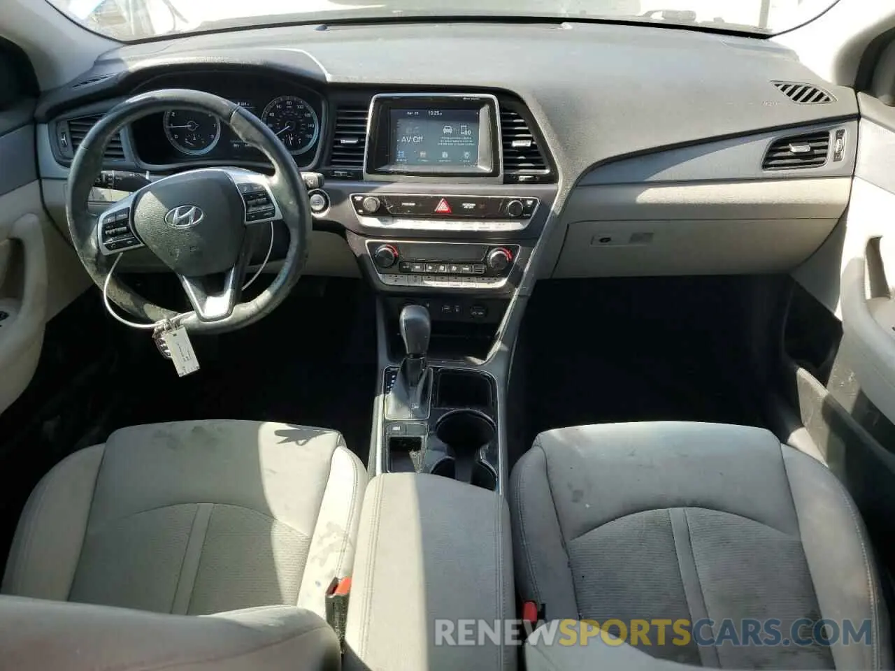 8 Photograph of a damaged car 5NPE34AF0KH750219 HYUNDAI SONATA 2019