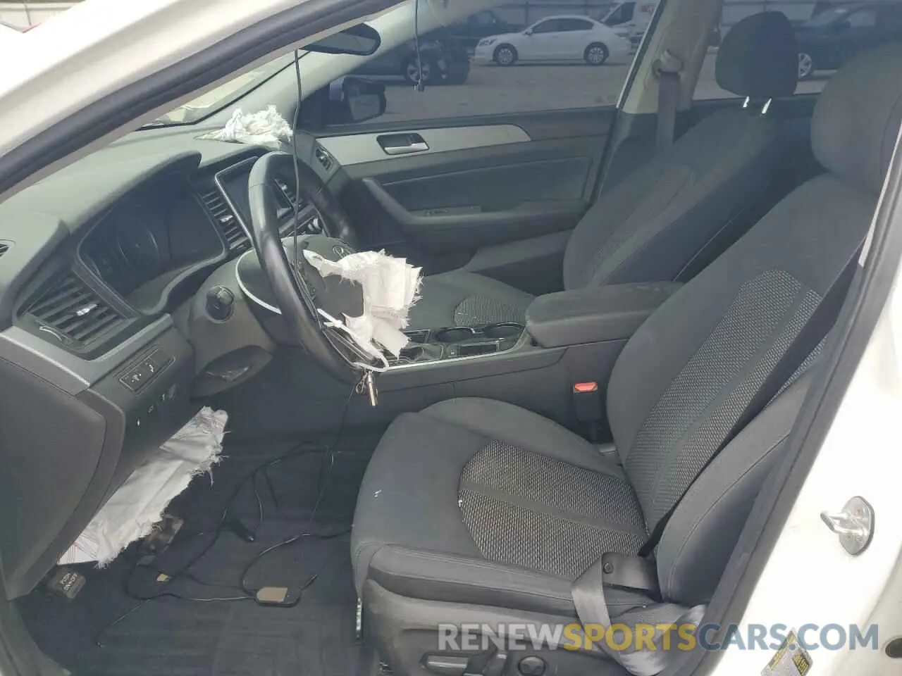 7 Photograph of a damaged car 5NPE34AF0KH754383 HYUNDAI SONATA 2019