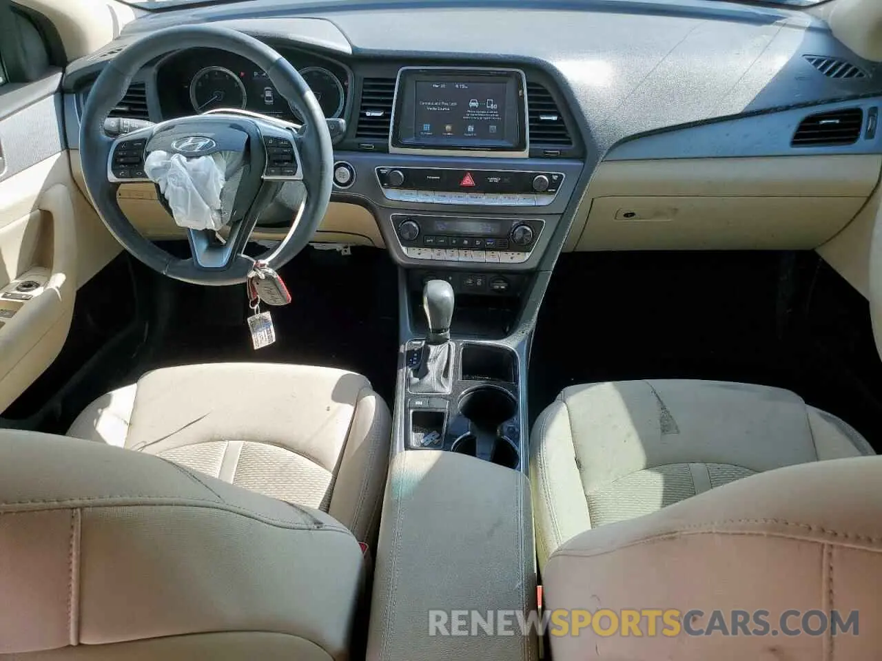 8 Photograph of a damaged car 5NPE34AF0KH764265 HYUNDAI SONATA 2019