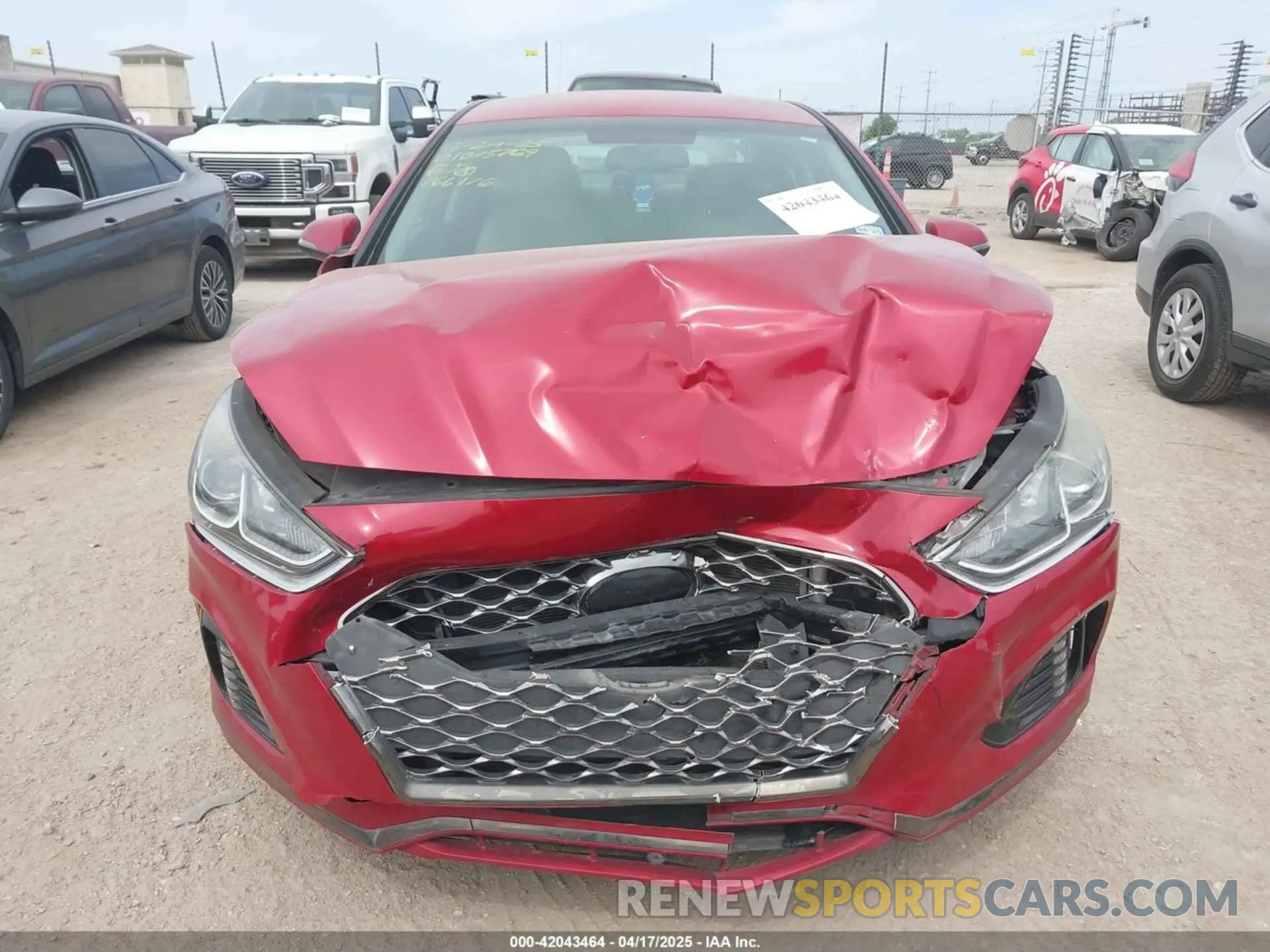 12 Photograph of a damaged car 5NPE34AF0KH766176 HYUNDAI SONATA 2019
