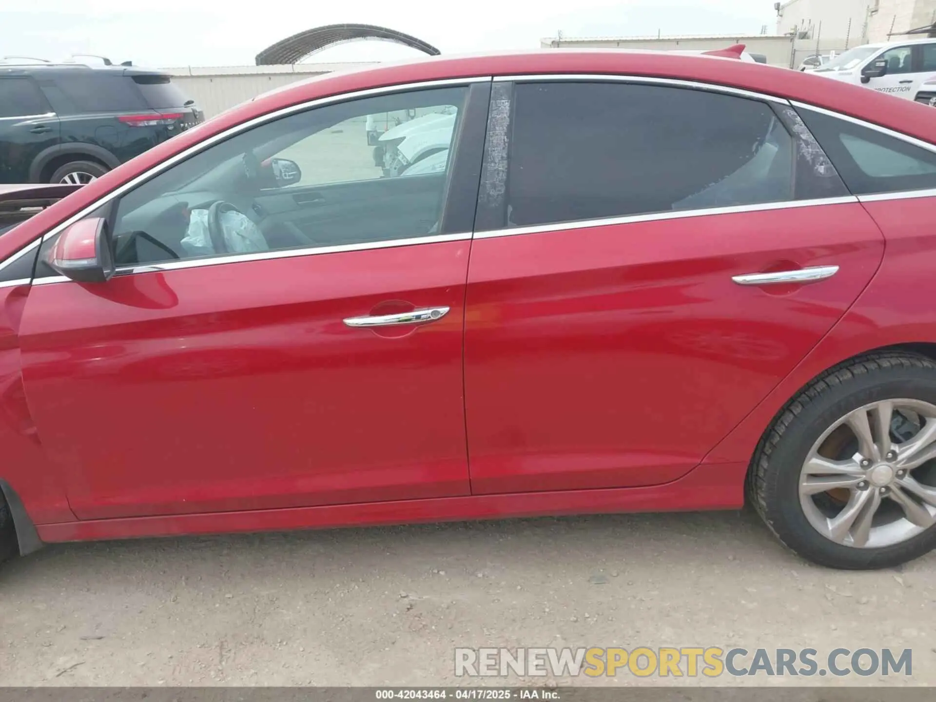 14 Photograph of a damaged car 5NPE34AF0KH766176 HYUNDAI SONATA 2019