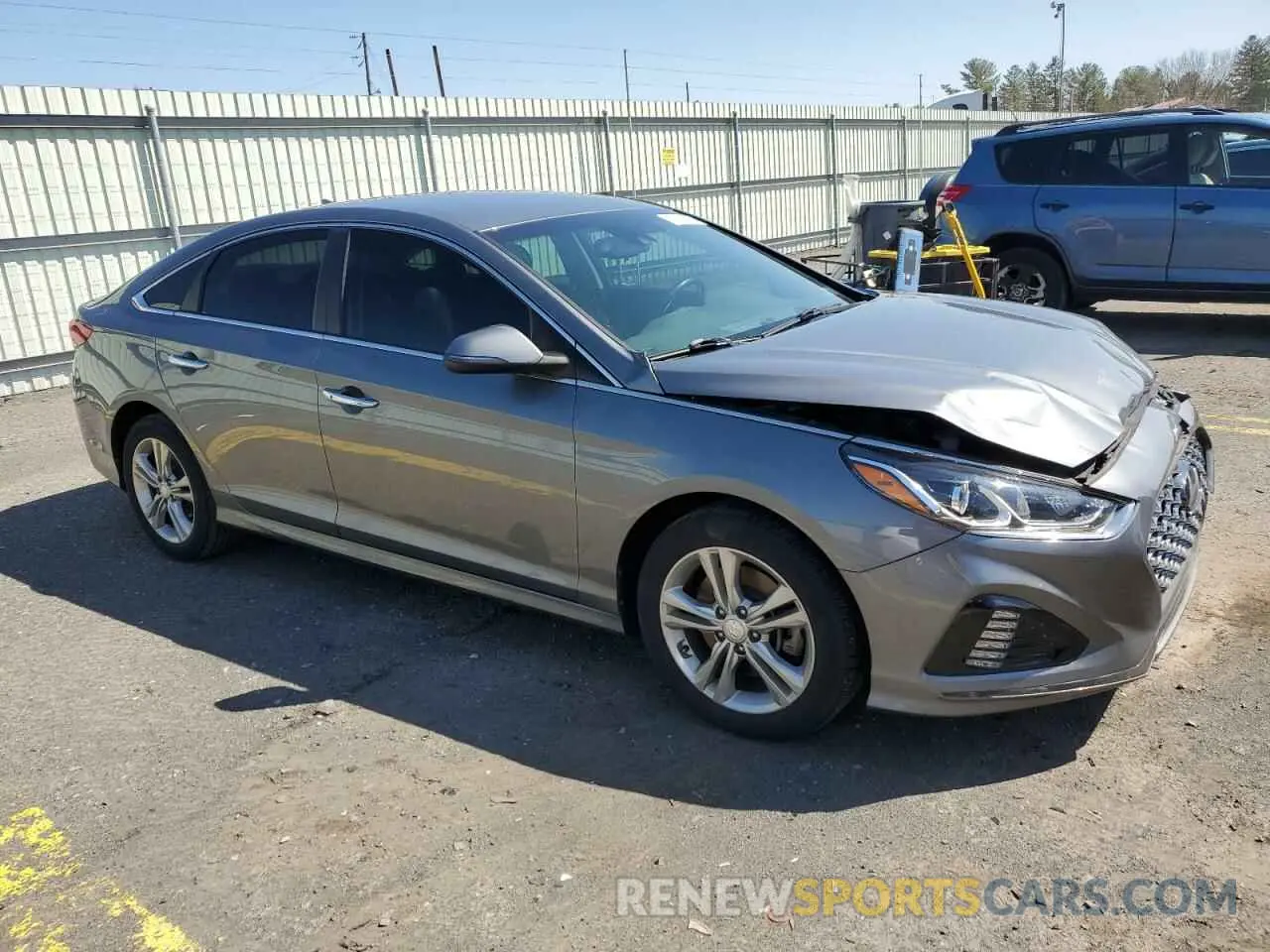 4 Photograph of a damaged car 5NPE34AF0KH781437 HYUNDAI SONATA 2019