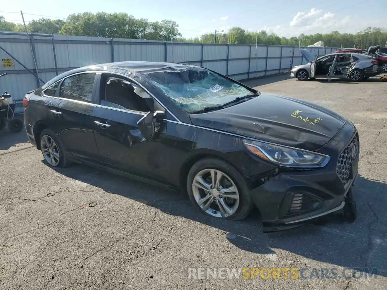 4 Photograph of a damaged car 5NPE34AF0KH792034 HYUNDAI SONATA 2019