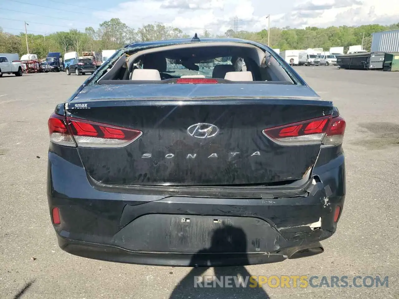 6 Photograph of a damaged car 5NPE34AF0KH792034 HYUNDAI SONATA 2019