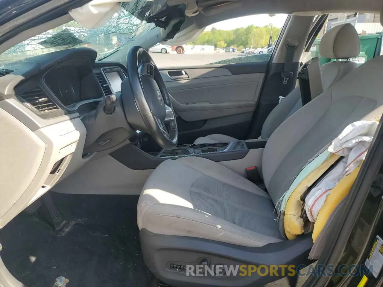 7 Photograph of a damaged car 5NPE34AF0KH792034 HYUNDAI SONATA 2019