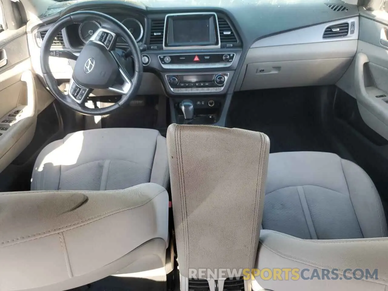 8 Photograph of a damaged car 5NPE34AF0KH792034 HYUNDAI SONATA 2019