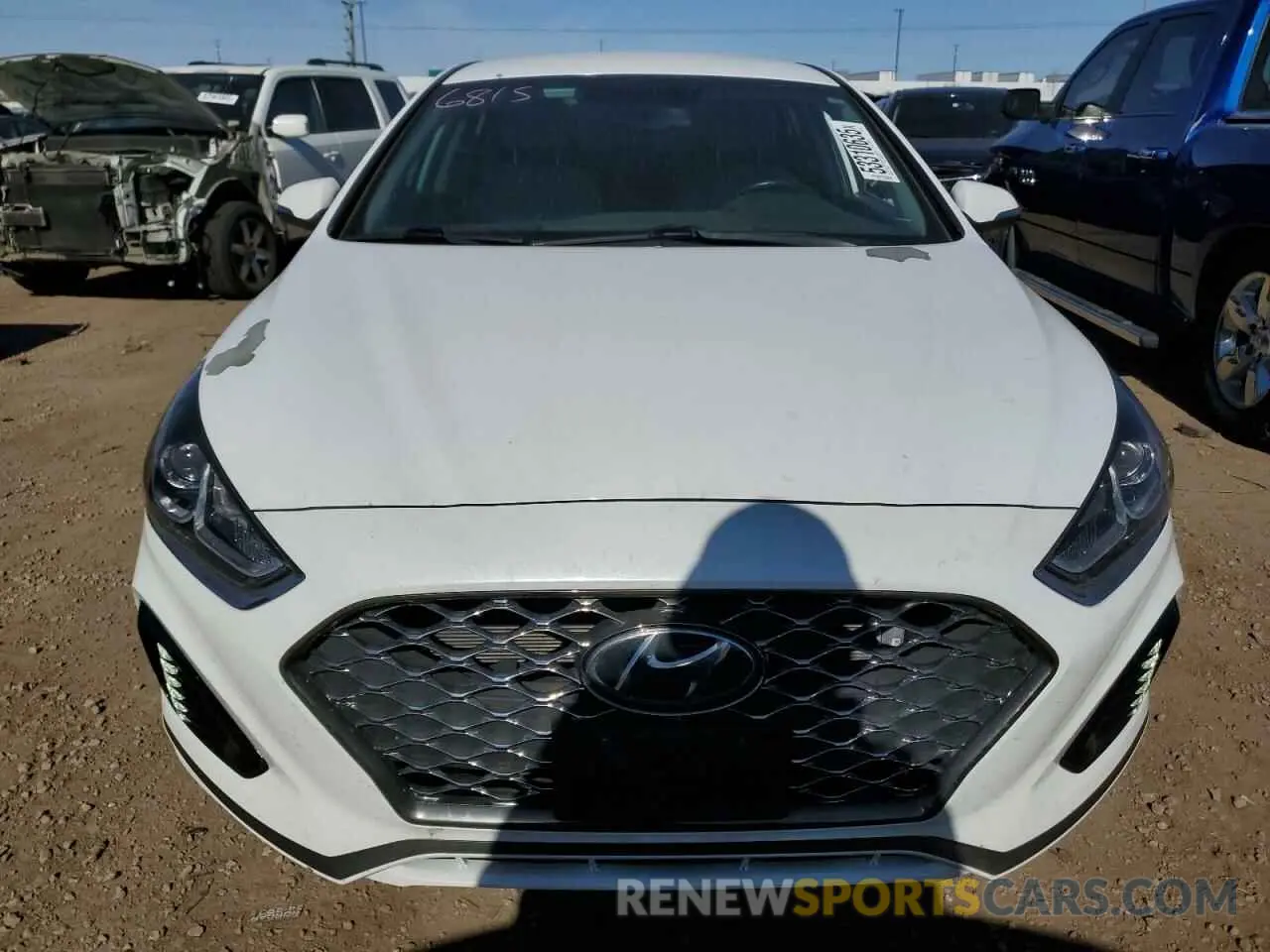 5 Photograph of a damaged car 5NPE34AF0KH795208 HYUNDAI SONATA 2019