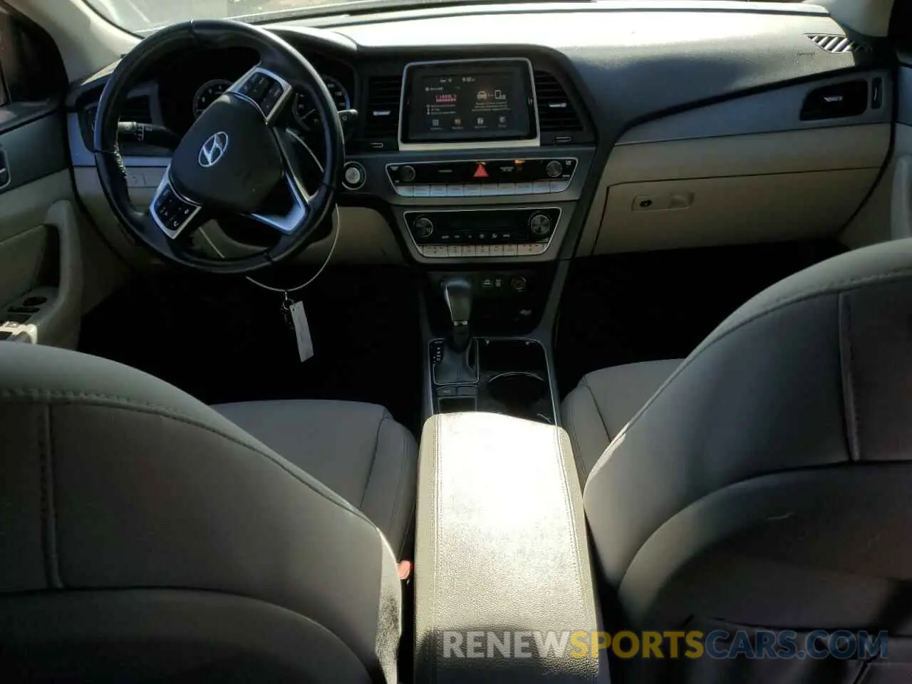 8 Photograph of a damaged car 5NPE34AF0KH795208 HYUNDAI SONATA 2019