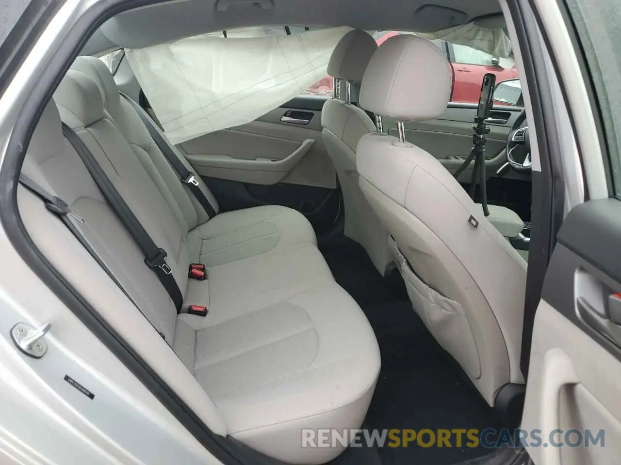 11 Photograph of a damaged car 5NPE34AF0KH809401 HYUNDAI SONATA 2019