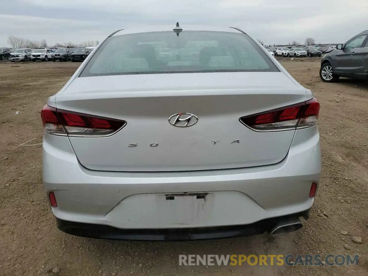 6 Photograph of a damaged car 5NPE34AF0KH809401 HYUNDAI SONATA 2019