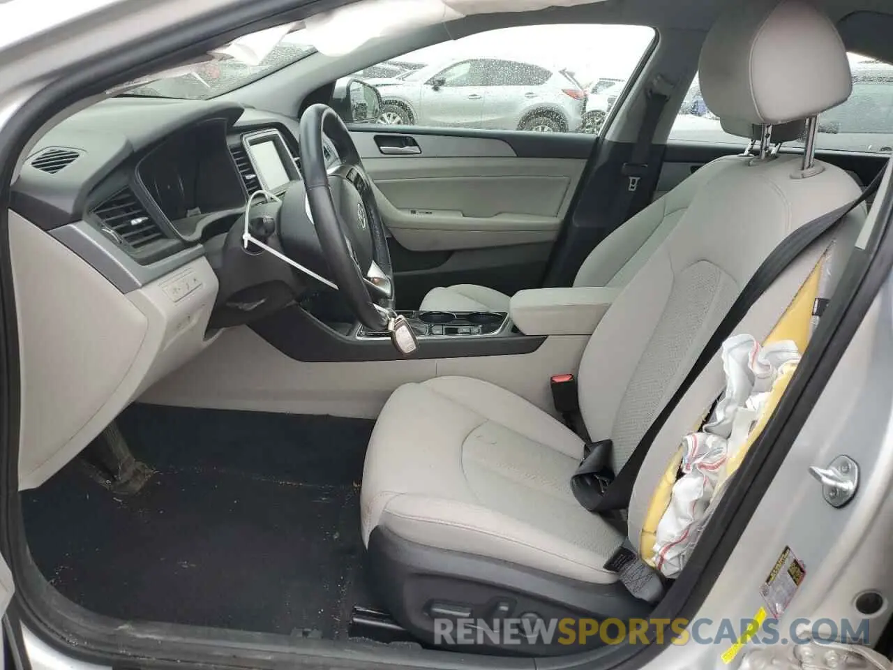 7 Photograph of a damaged car 5NPE34AF0KH809401 HYUNDAI SONATA 2019
