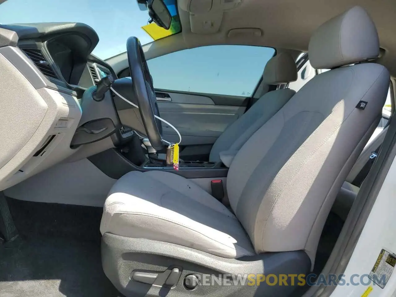 7 Photograph of a damaged car 5NPE34AF1KH729377 HYUNDAI SONATA 2019