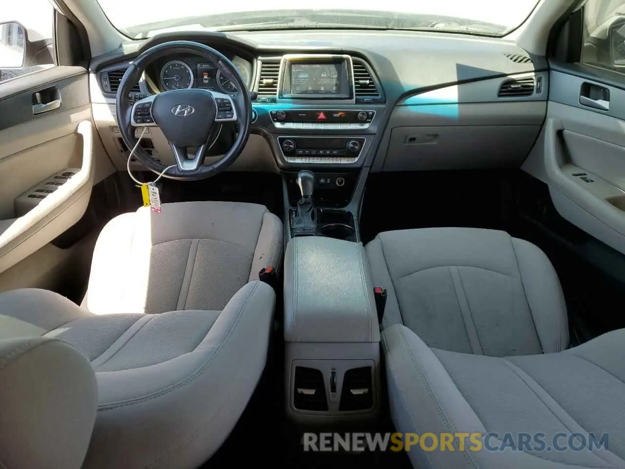 8 Photograph of a damaged car 5NPE34AF1KH729377 HYUNDAI SONATA 2019