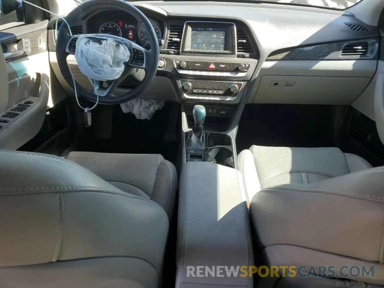 8 Photograph of a damaged car 5NPE34AF1KH753274 HYUNDAI SONATA 2019