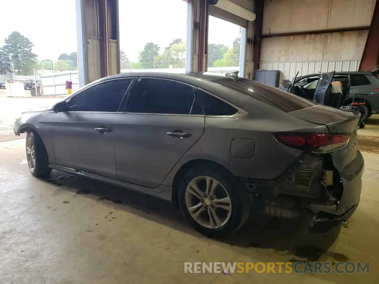 2 Photograph of a damaged car 5NPE34AF1KH759950 HYUNDAI SONATA 2019