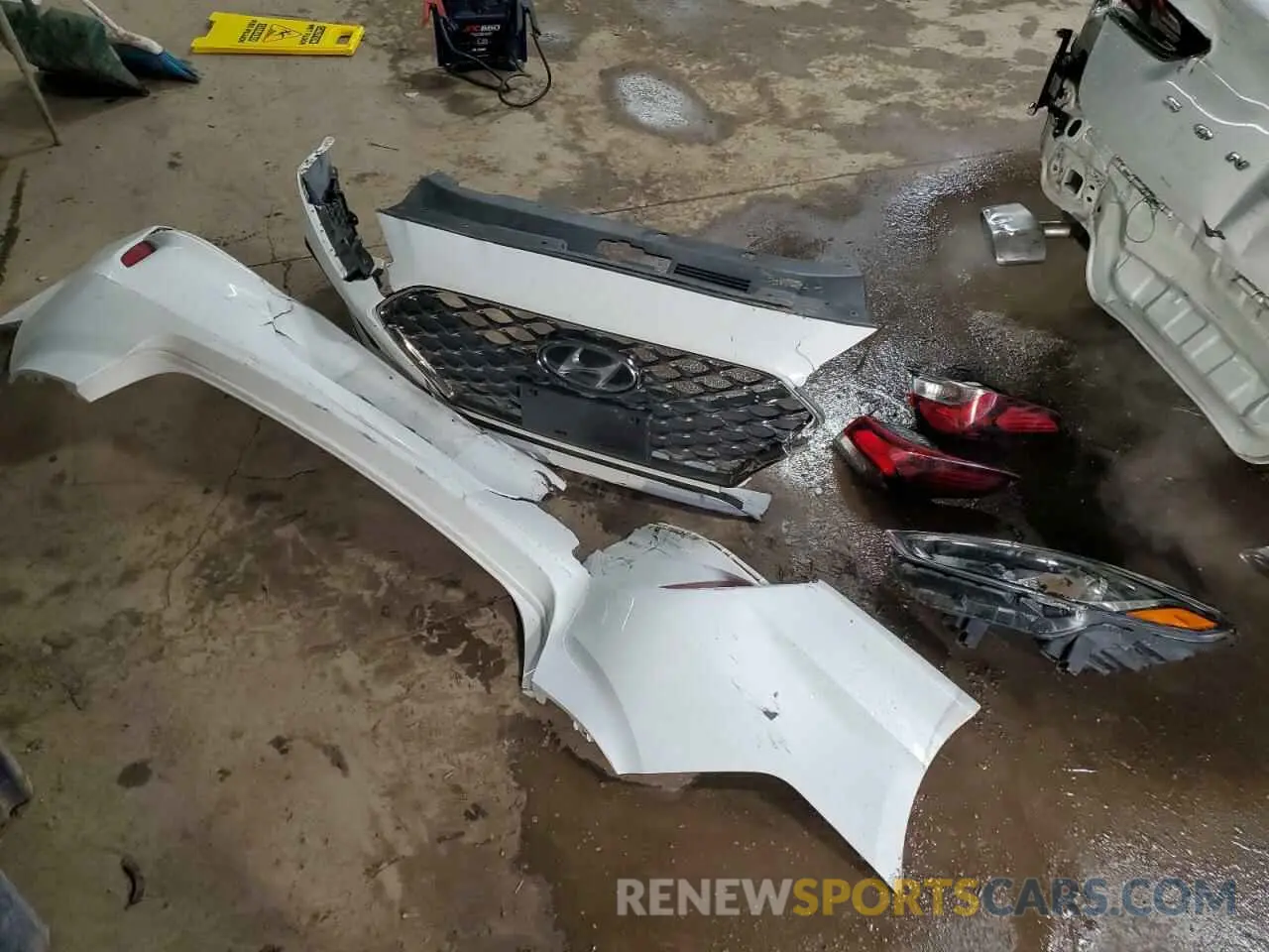 12 Photograph of a damaged car 5NPE34AF1KH767384 HYUNDAI SONATA 2019