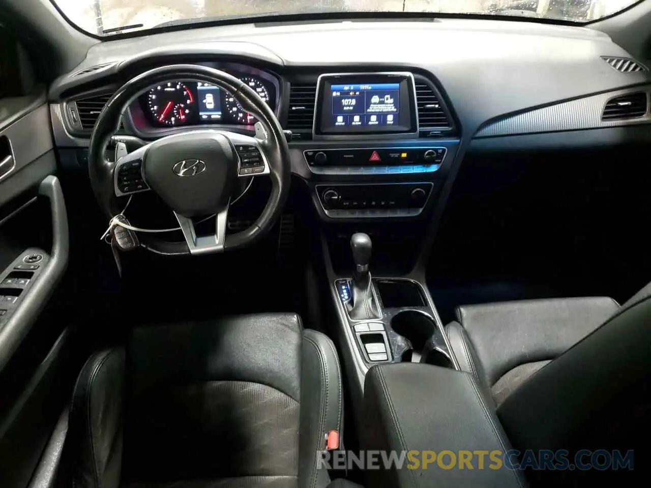8 Photograph of a damaged car 5NPE34AF1KH767384 HYUNDAI SONATA 2019