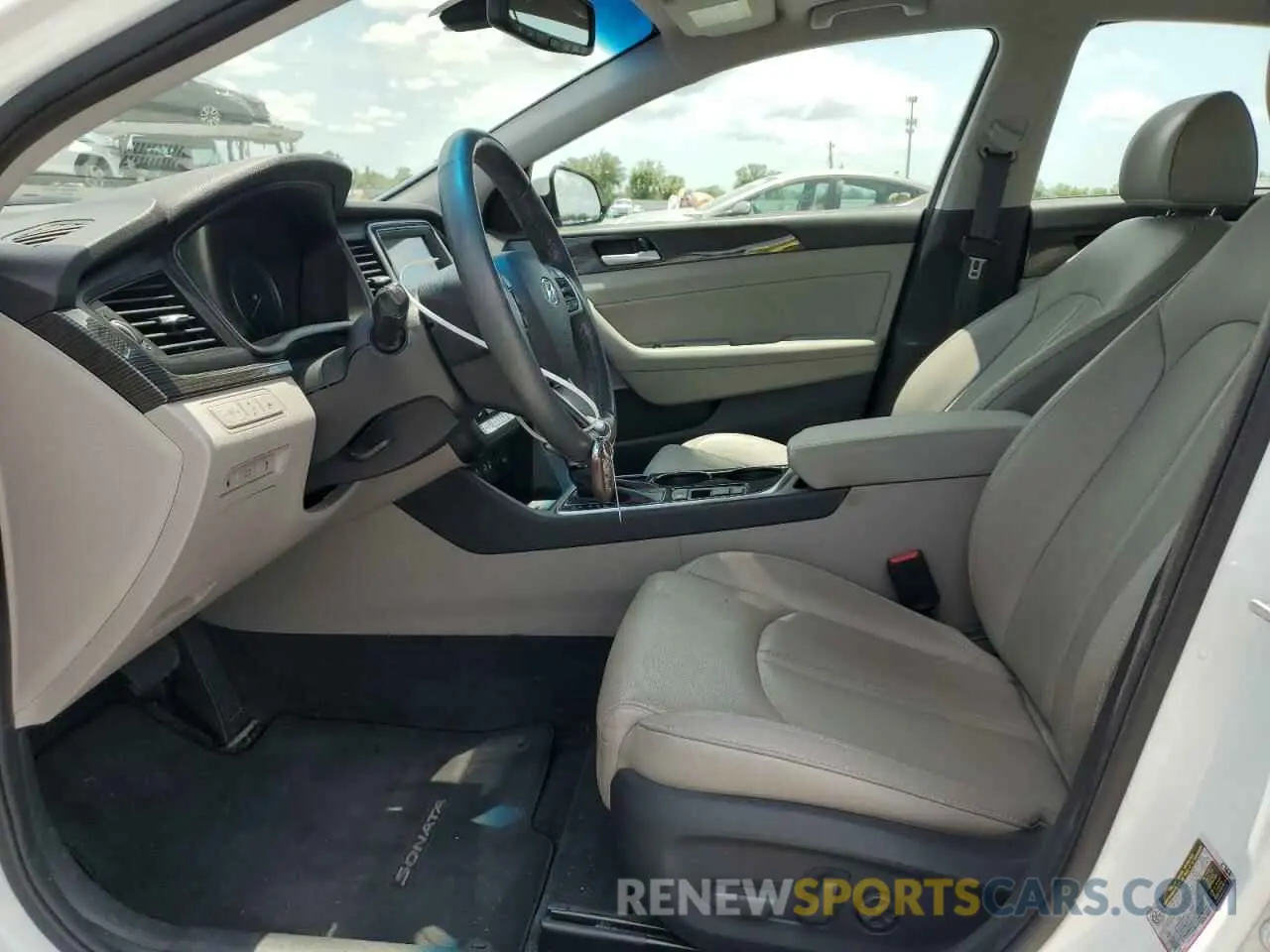 7 Photograph of a damaged car 5NPE34AF1KH768910 HYUNDAI SONATA 2019