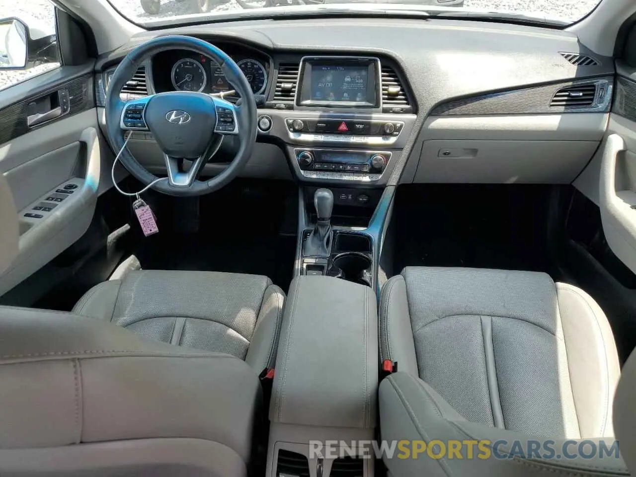 8 Photograph of a damaged car 5NPE34AF1KH768910 HYUNDAI SONATA 2019
