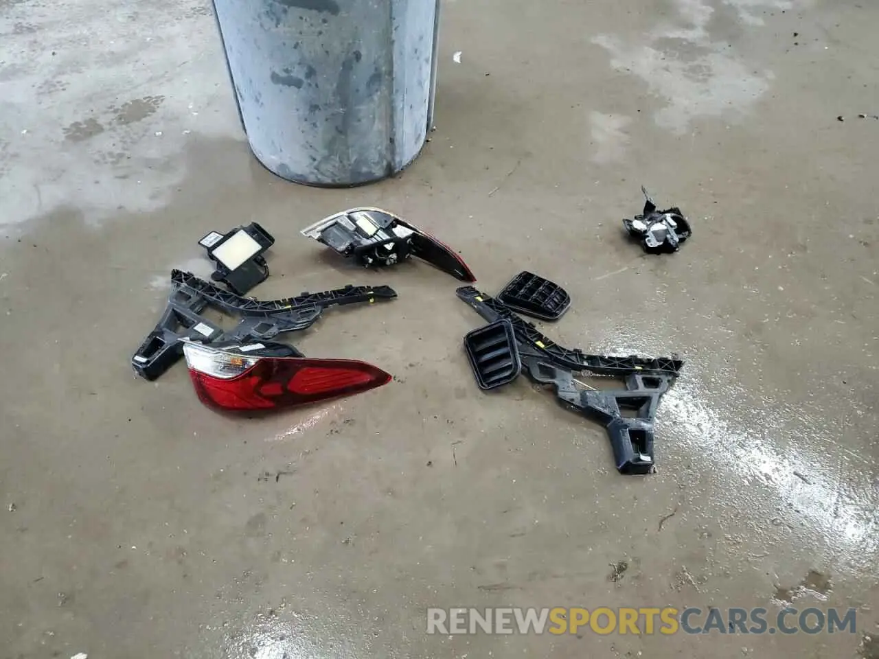 12 Photograph of a damaged car 5NPE34AF1KH769734 HYUNDAI SONATA 2019