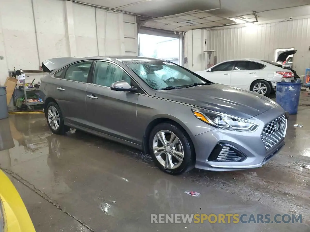 4 Photograph of a damaged car 5NPE34AF1KH769734 HYUNDAI SONATA 2019
