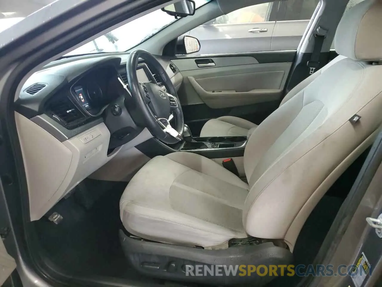7 Photograph of a damaged car 5NPE34AF1KH769734 HYUNDAI SONATA 2019