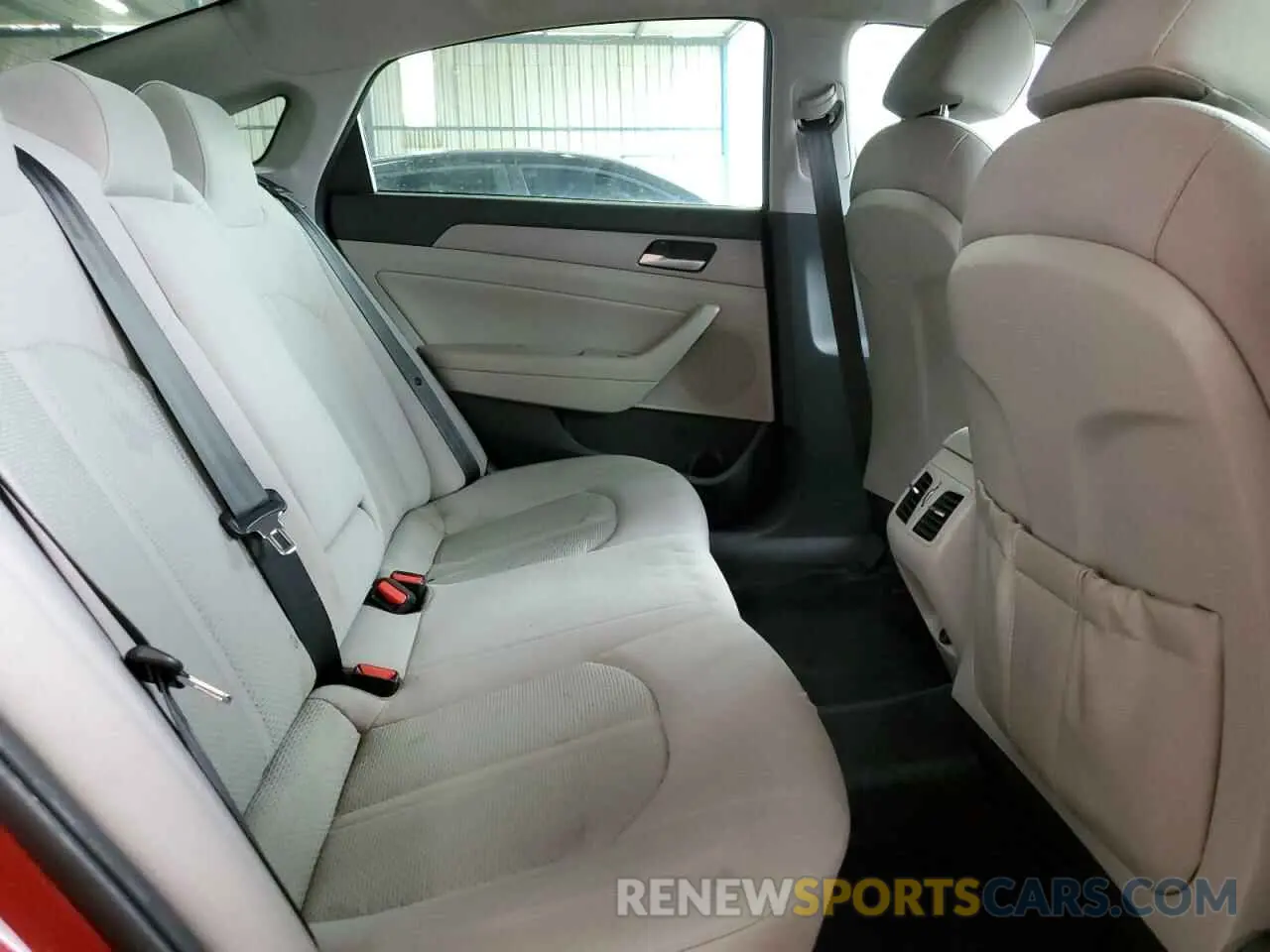 10 Photograph of a damaged car 5NPE34AF1KH770012 HYUNDAI SONATA 2019