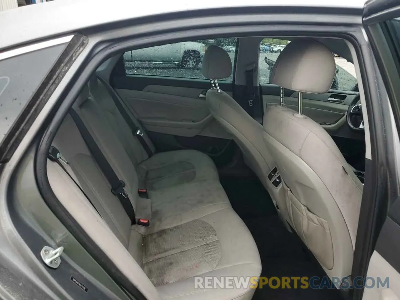 10 Photograph of a damaged car 5NPE34AF1KH771788 HYUNDAI SONATA 2019
