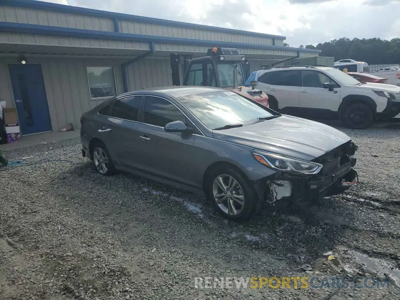 4 Photograph of a damaged car 5NPE34AF1KH771788 HYUNDAI SONATA 2019