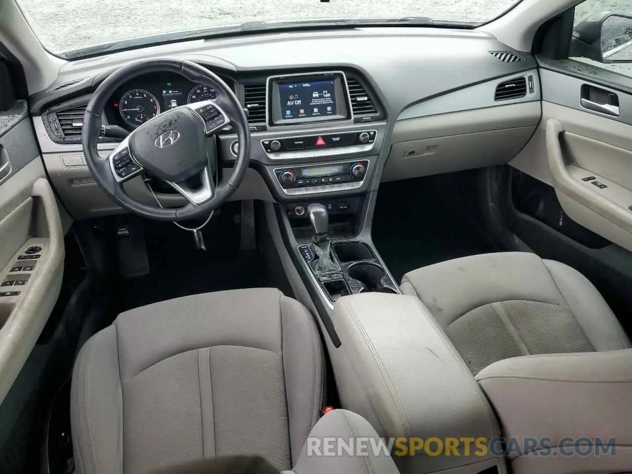 8 Photograph of a damaged car 5NPE34AF1KH771788 HYUNDAI SONATA 2019