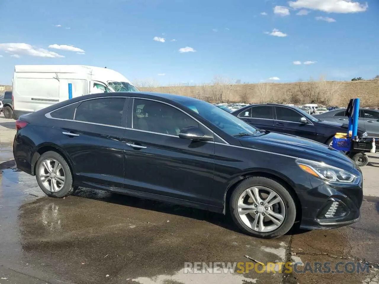 4 Photograph of a damaged car 5NPE34AF1KH774402 HYUNDAI SONATA 2019