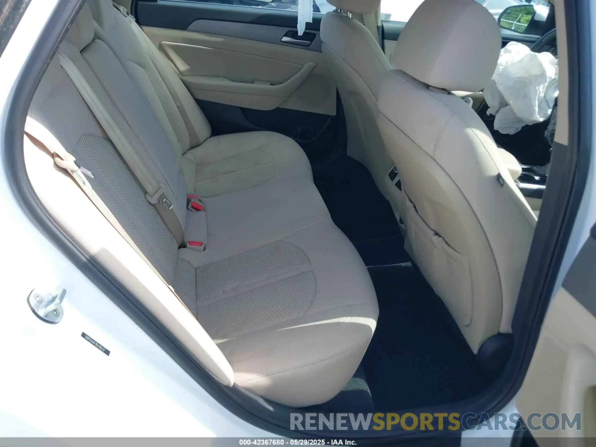 8 Photograph of a damaged car 5NPE34AF1KH785237 HYUNDAI SONATA 2019