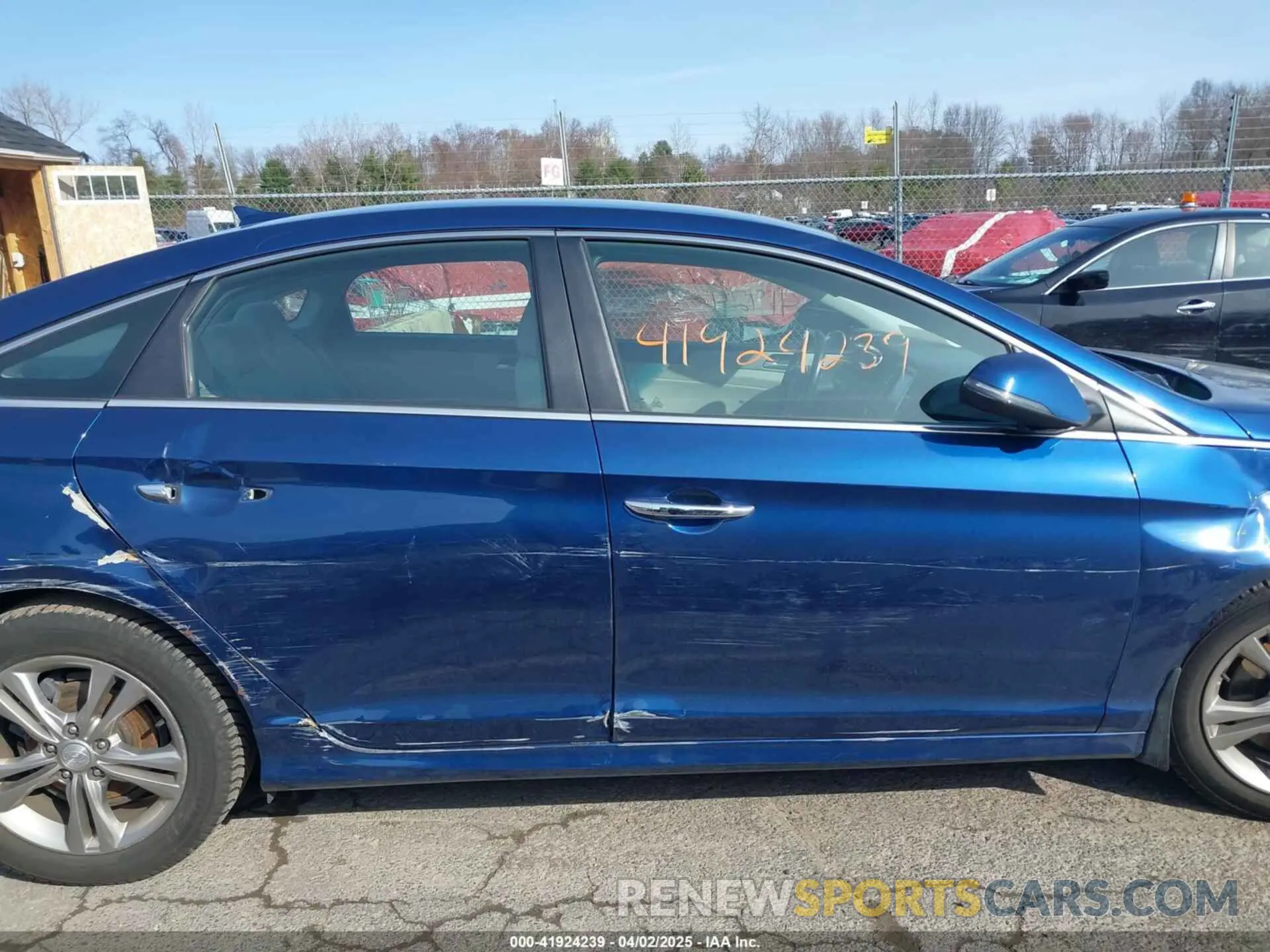 14 Photograph of a damaged car 5NPE34AF1KH793452 HYUNDAI SONATA 2019