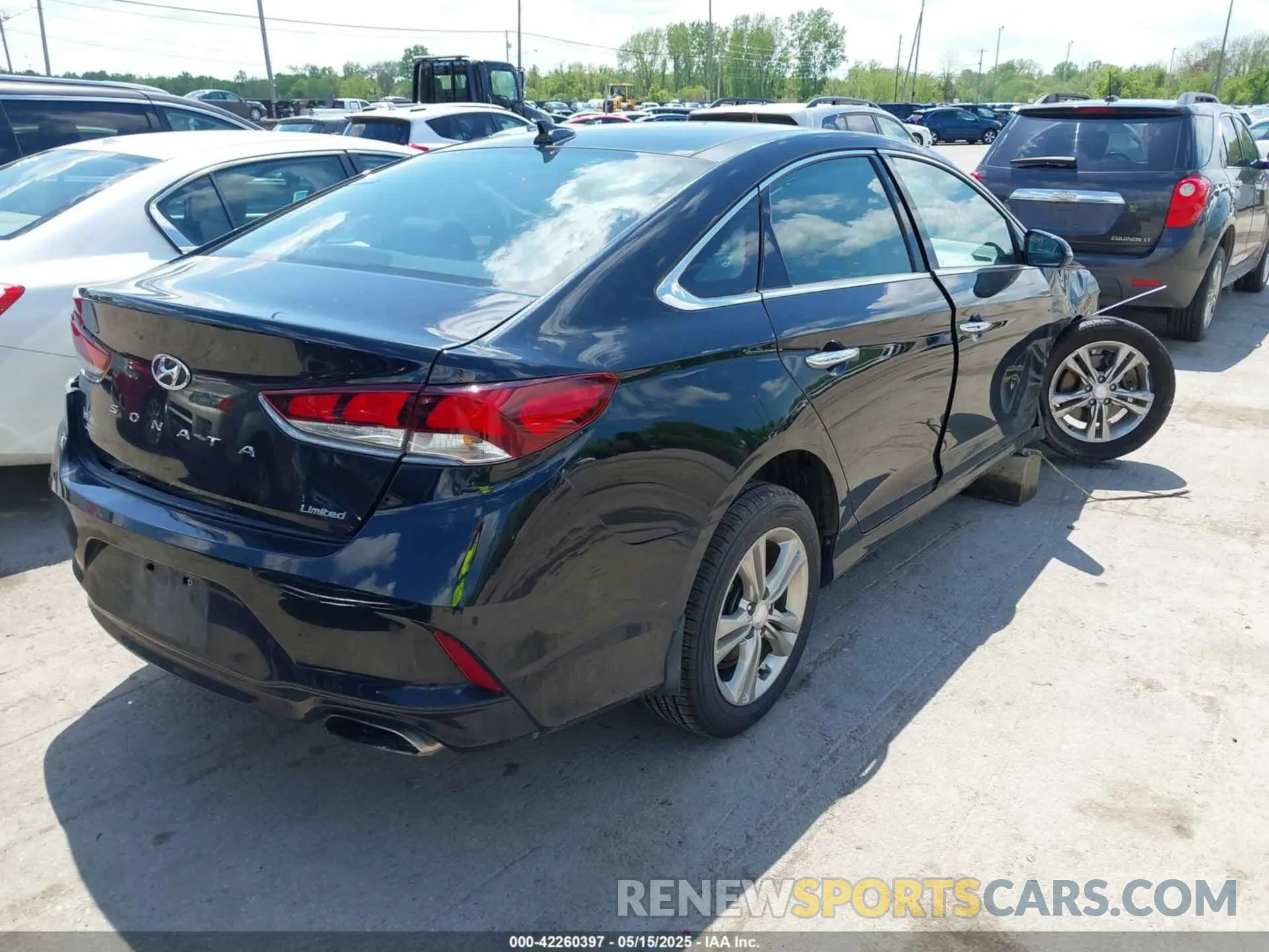 4 Photograph of a damaged car 5NPE34AF1KH797081 HYUNDAI SONATA 2019