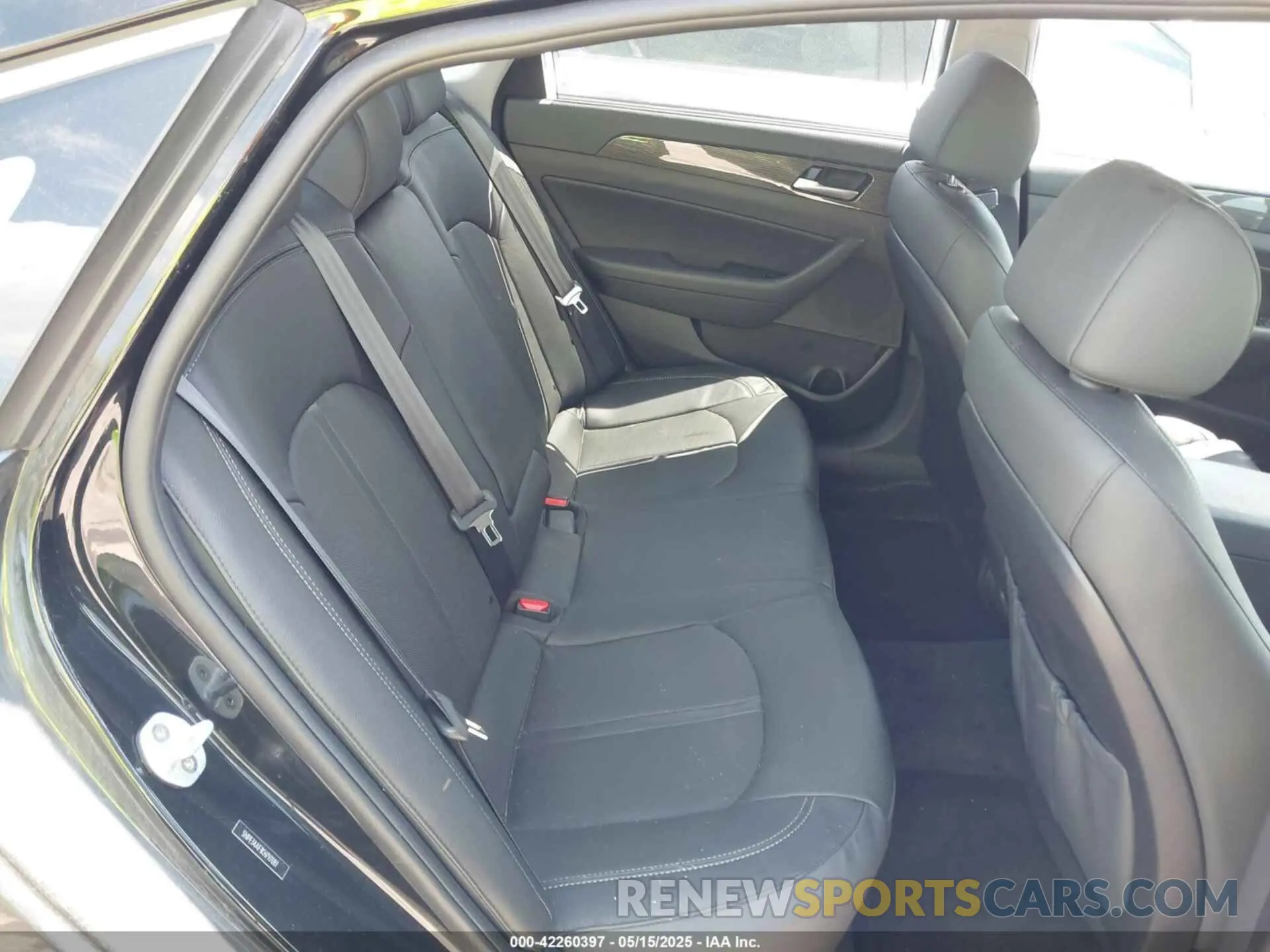 8 Photograph of a damaged car 5NPE34AF1KH797081 HYUNDAI SONATA 2019