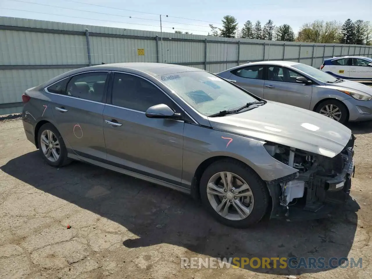 4 Photograph of a damaged car 5NPE34AF1KH803297 HYUNDAI SONATA 2019