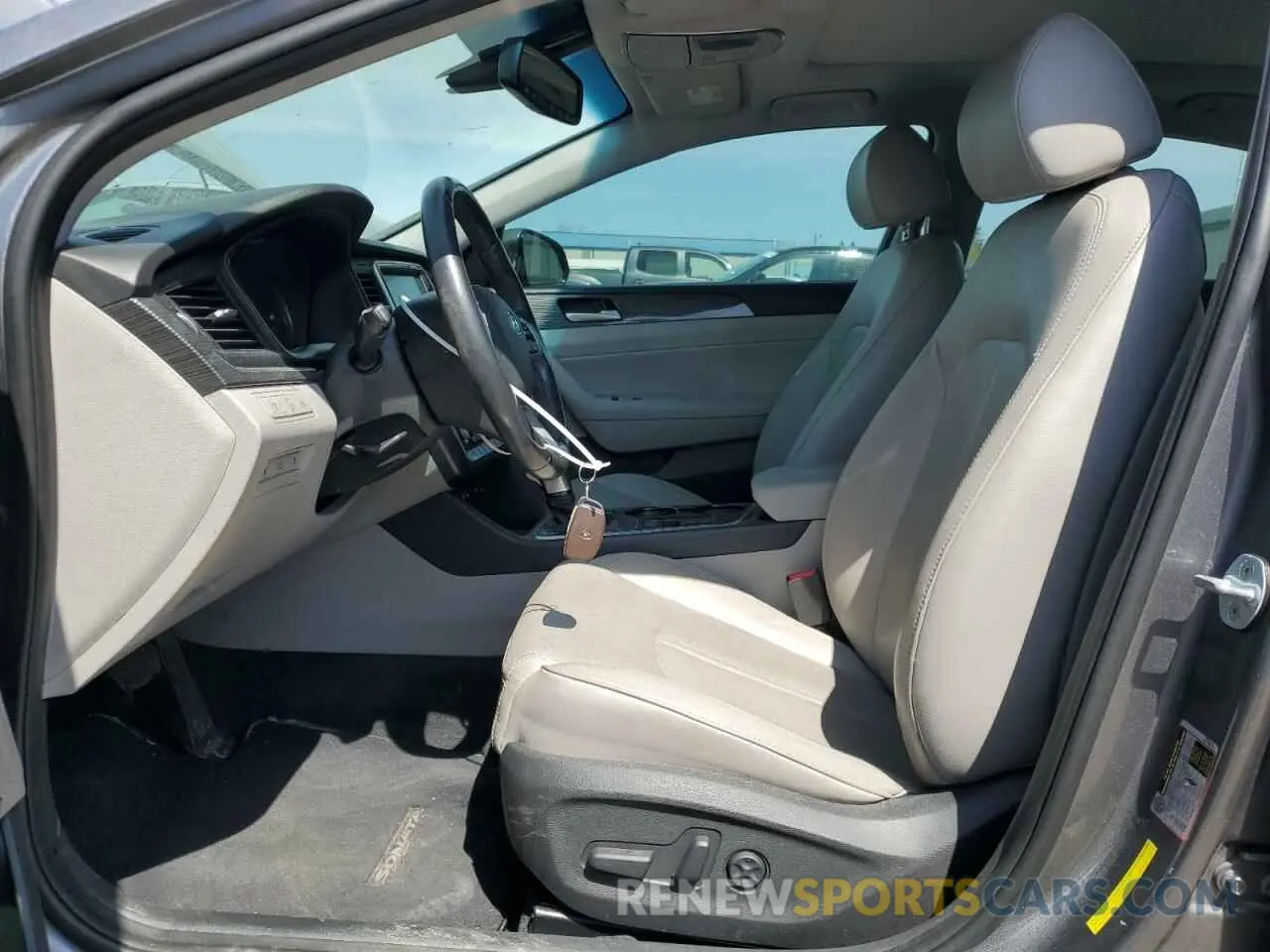 7 Photograph of a damaged car 5NPE34AF1KH803297 HYUNDAI SONATA 2019