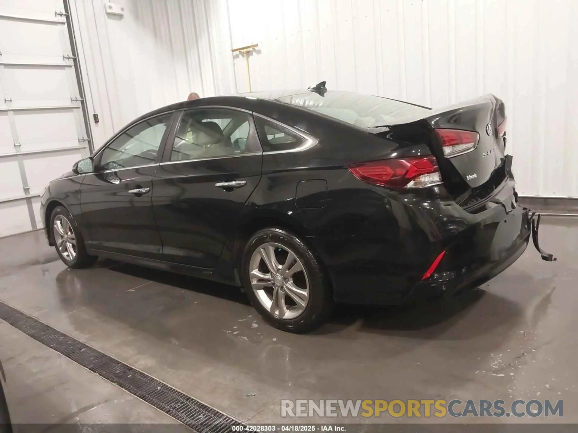 14 Photograph of a damaged car 5NPE34AF1KH817247 HYUNDAI SONATA 2019