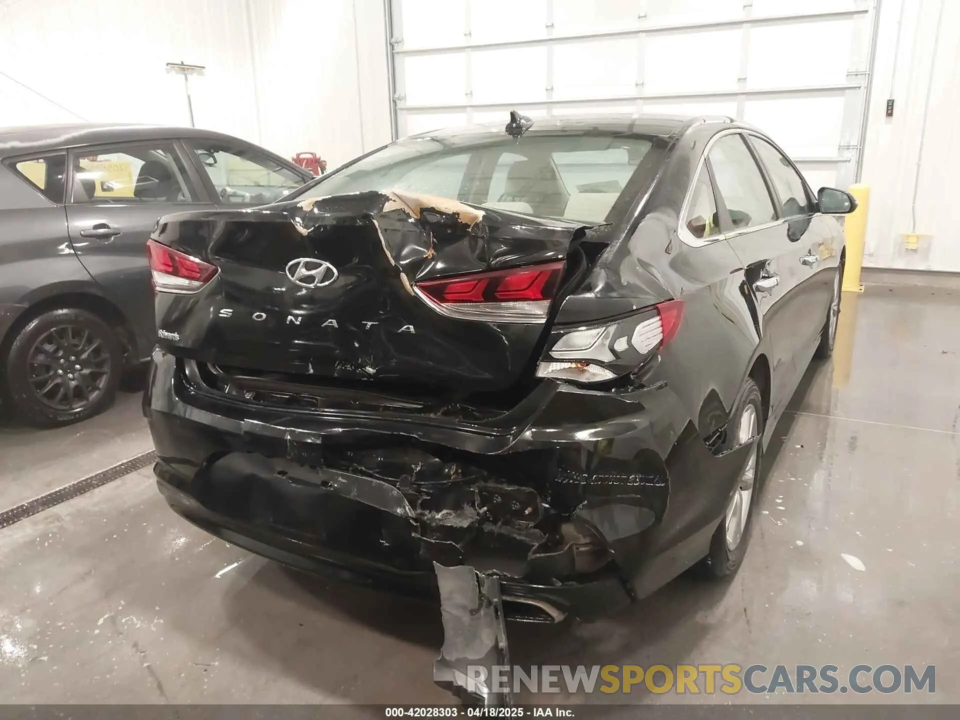6 Photograph of a damaged car 5NPE34AF1KH817247 HYUNDAI SONATA 2019