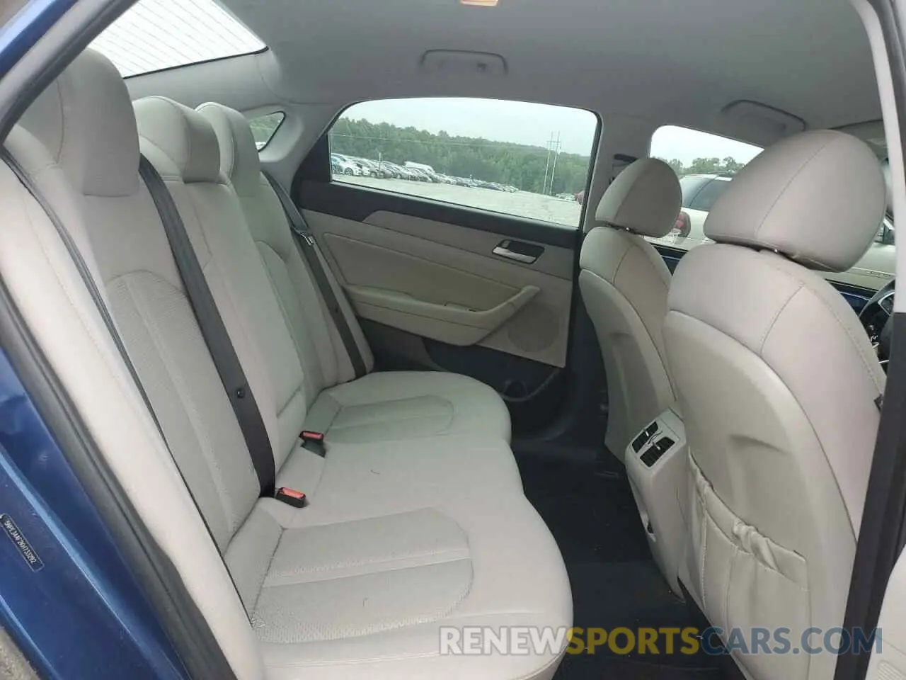 10 Photograph of a damaged car 5NPE34AF2KH733292 HYUNDAI SONATA 2019