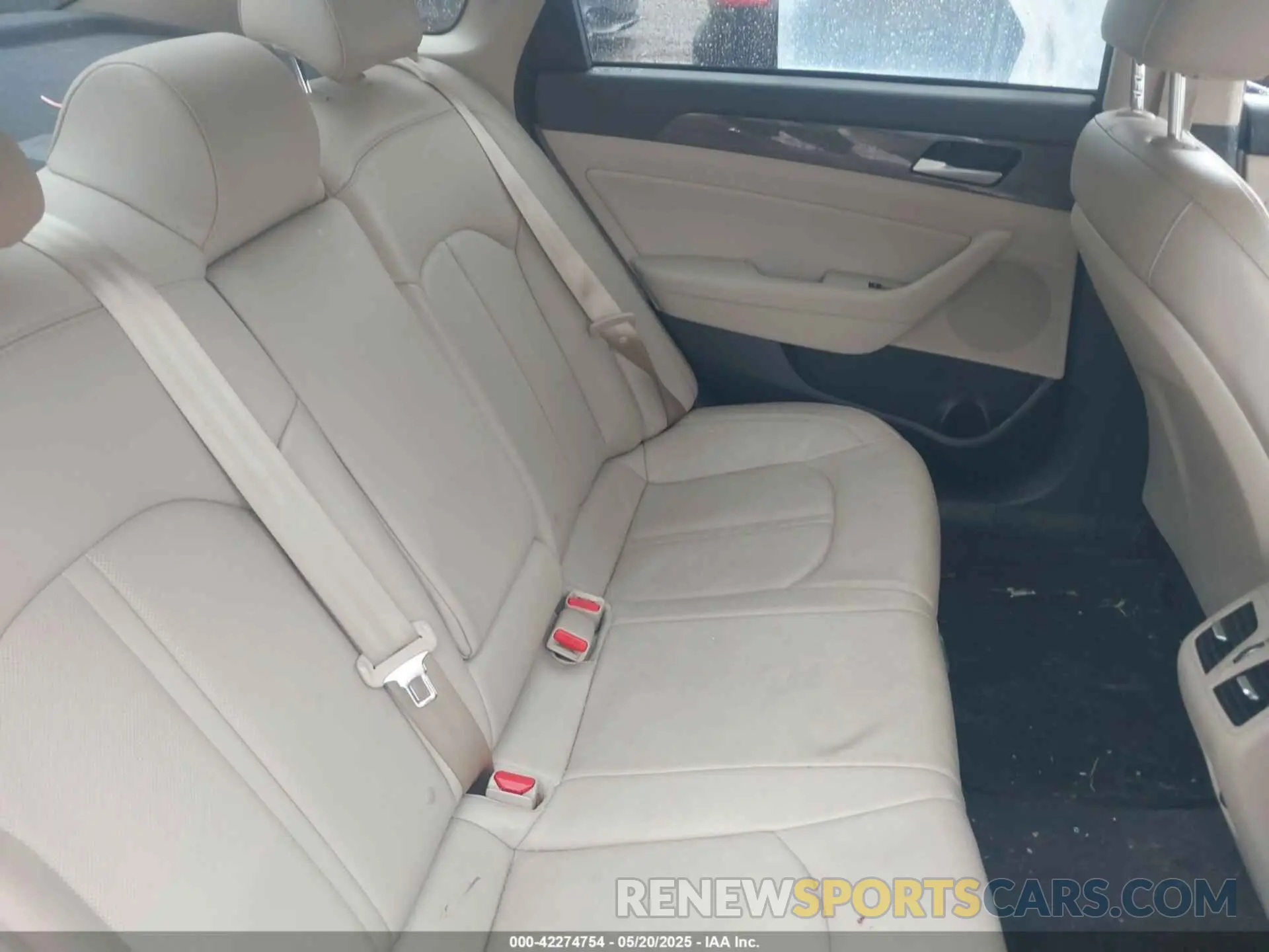 8 Photograph of a damaged car 5NPE34AF2KH733583 HYUNDAI SONATA 2019